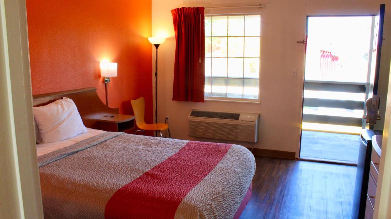 Motel 6-Dayton, OH Shanersville Eksteriør billede